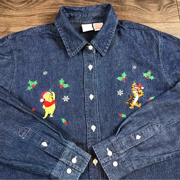 Disney Pride Womens Winnie The Pooh Christmas Mistletoe Glitter Denim Shirt Sz L - Picture 2 of 7